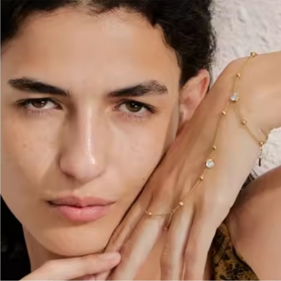 Elegant Gold and Silver Women's Jewelry Set - Picture 2 of 7